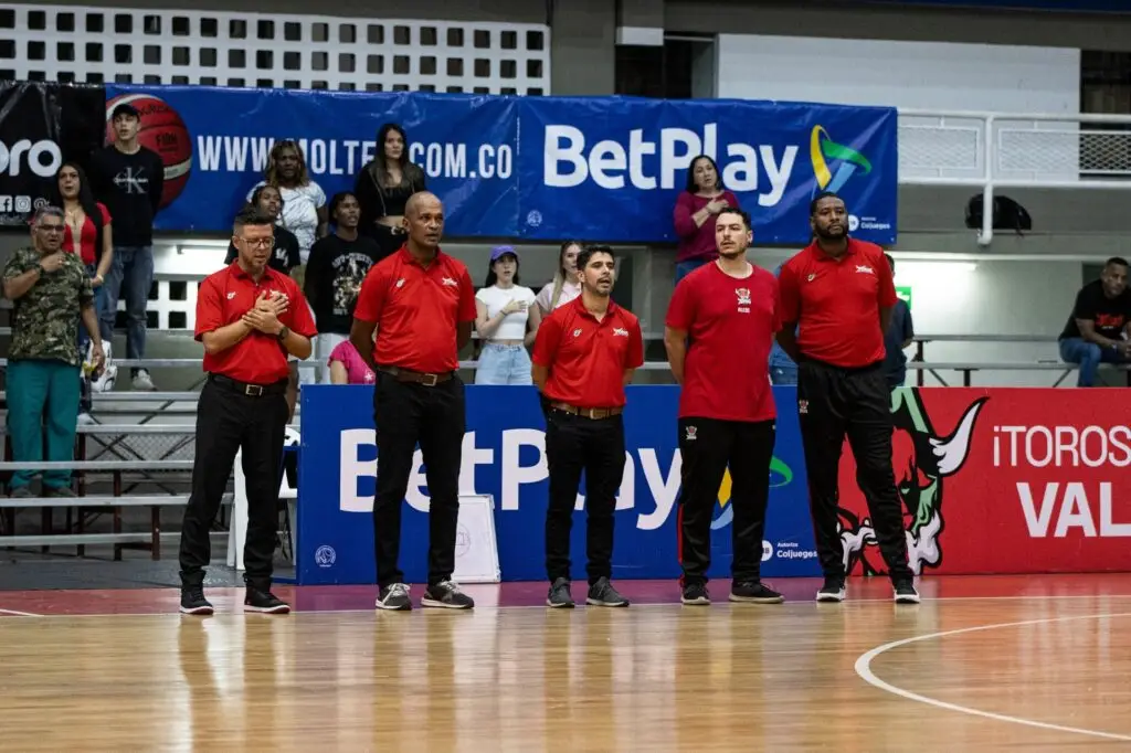 Toros del Valle presenta su nuevo cuerpo técnico para la temporada 2025 1 Nuevo cuerpo técnico de Toros del Valle durante la presentación oficial de la temporada 2025