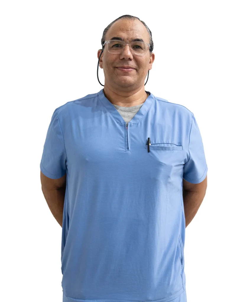Alejandro Poveda con uniforme azul médico de Toros del Valle, retrato oficial