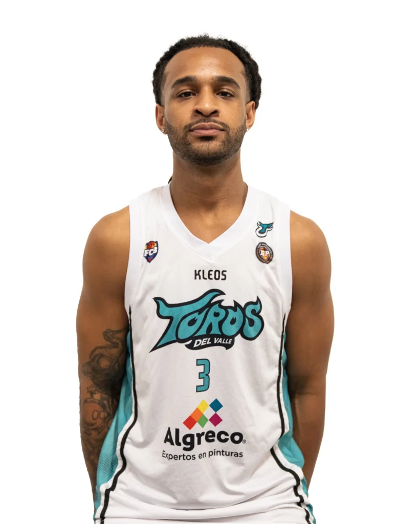 Eden Ewing luciendo el uniforme blanco de Toros del Valle, imagen oficial