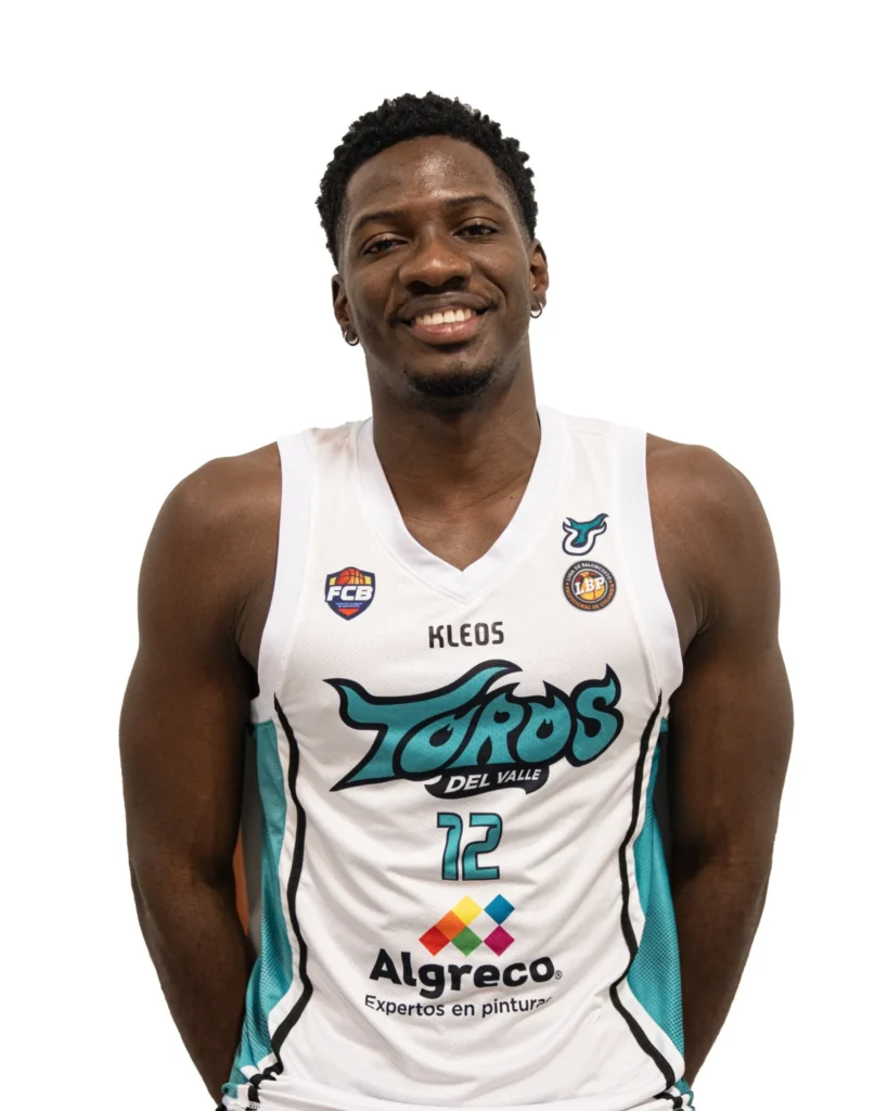 Hayner Montaño con uniforme blanco de Toros del Valle, retrato oficial