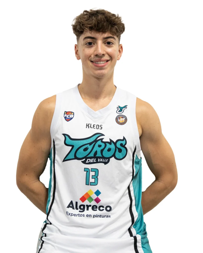 Michael Martínez vistiendo el uniforme blanco de Toros del Valle, imagen oficial