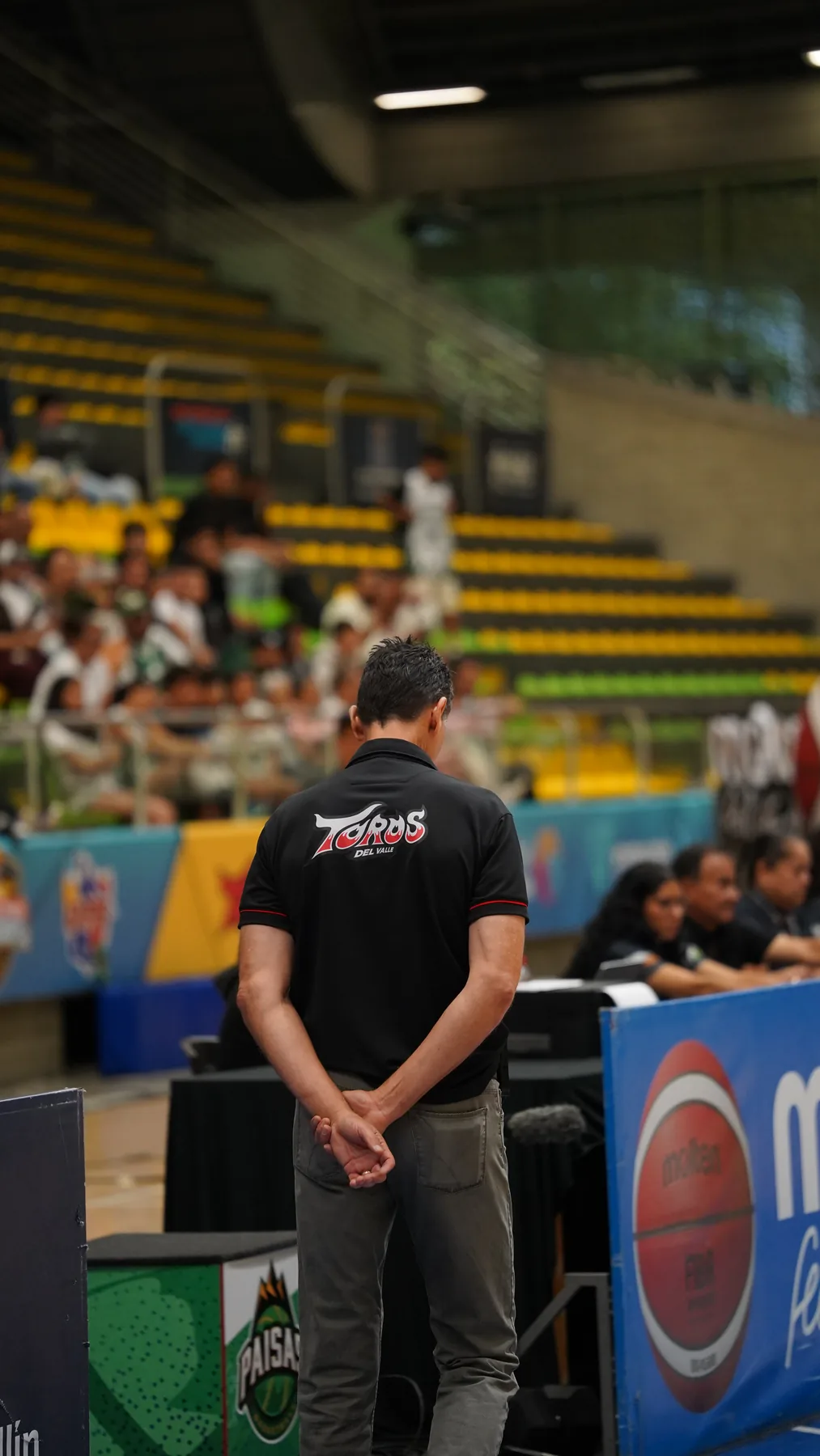 El cuerpo técnico de Toros del Valle en el Juego 4 de la gran final 2026-1