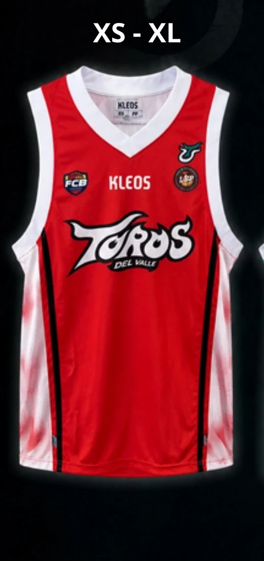 Jersey de baloncesto rojo de Toros del Valle 2026 con logo del club y parches de patrocinadores, tallas XS y XL